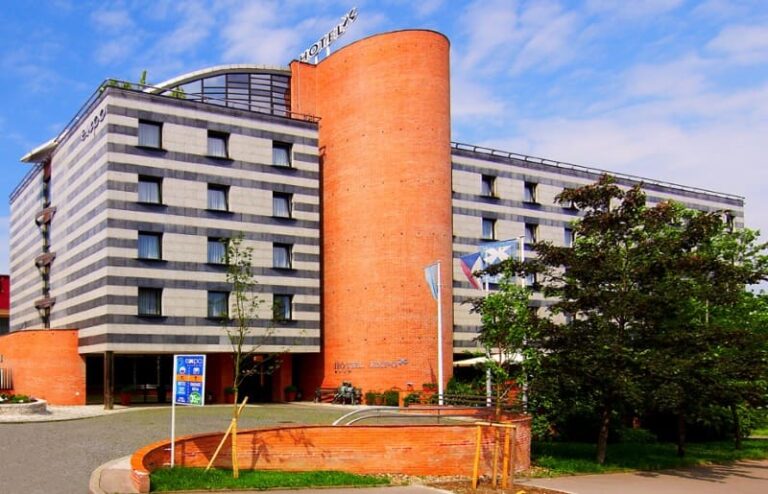 Domů - BWX Travel expo hotel otelové ubytování pro návštěvníky festivalů