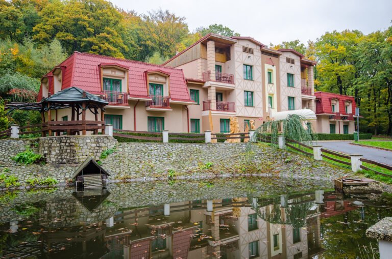Domů - BWX Travel loucky hotel otelové ubytování pro návštěvníky festivalů